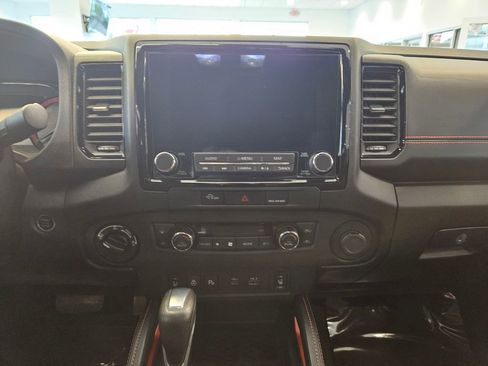 Used 2023 Nissan Frontier PRO-4X w/ Pro Convenience Package AWD/4WD image 18