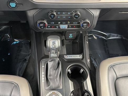Used 2025 Ford Bronco Outer Banks AWD/4WD image 22