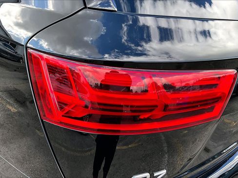 Used 2018 Audi Q7 3.0T Premium AWD/4WD image 28