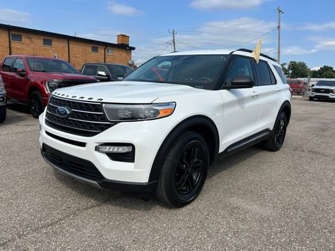 Certified 2024 Ford Explorer XLT w/ Equipment Group 202A AWD/4WD image 29