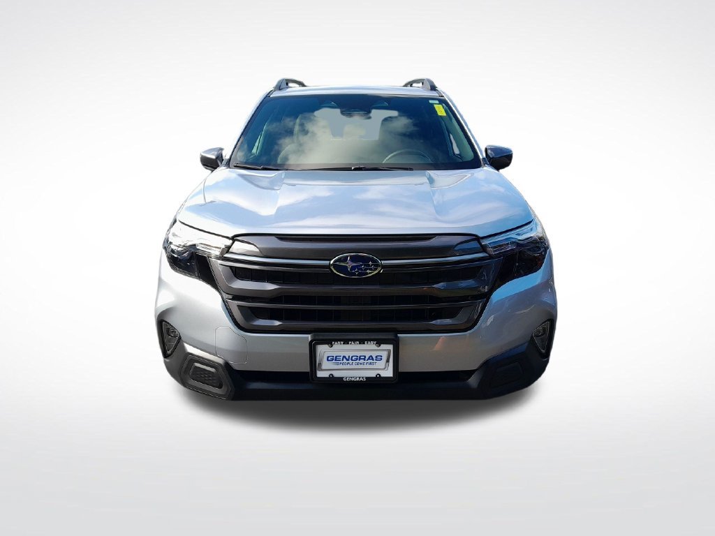 Used 2026 Subaru Forester Premium AWD/4WD image 2