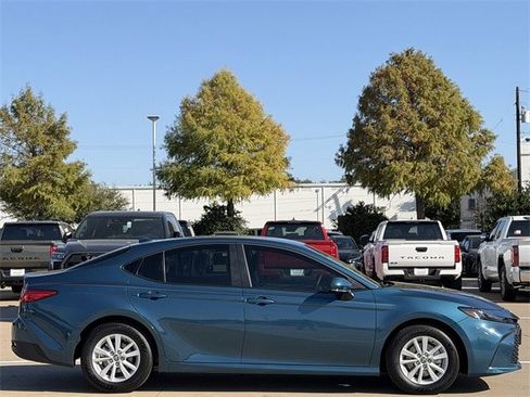 Used 2026 Toyota Camry LE image 3