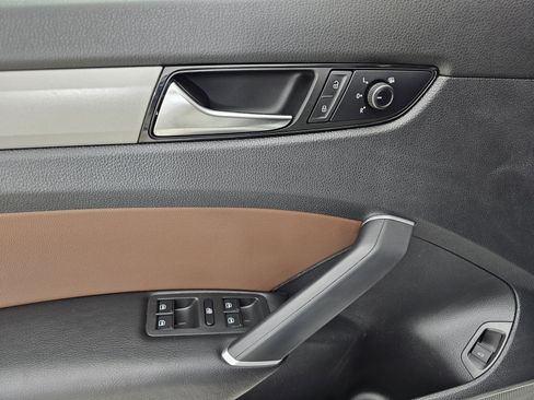 Used 2021 Volkswagen Passat 2.0T SE image 14