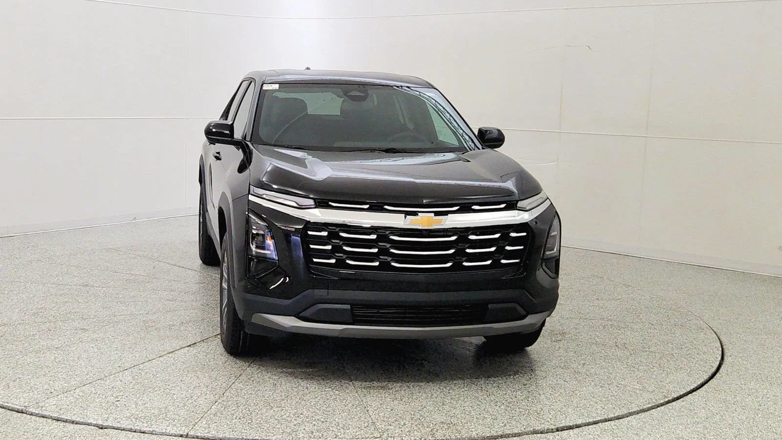 Used 2026 Chevrolet Equinox LT w/ Convenience Package II FWD image 2