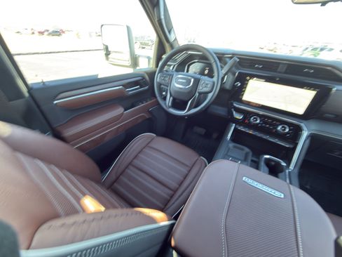 New 2026 GMC Sierra 3500 Denali Ultimate AWD/4WD image 18