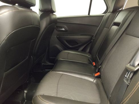 Used 2020 Chevrolet Trax LT w/ Redline Edition AWD/4WD image 18