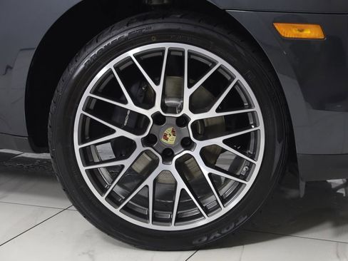 Used 2020 Porsche Macan image 16