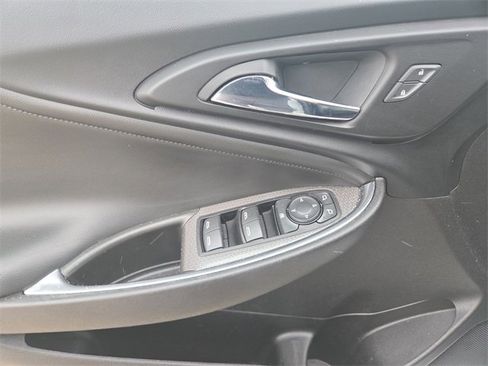 Used 2018 Chevrolet Malibu LT w/ Leather Package image 23