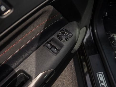 Used 2016 Ford Mustang Shelby GT350R RWD image 17
