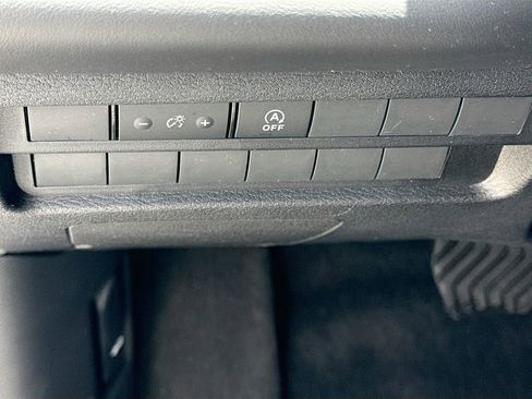 New 2026 Mitsubishi Outlander ES image 10