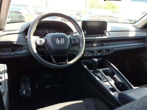Certified 2023 Honda Accord LX image 5