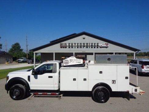 Used 2019 Ford F550 4x4 Regular Cab Super Duty image 2