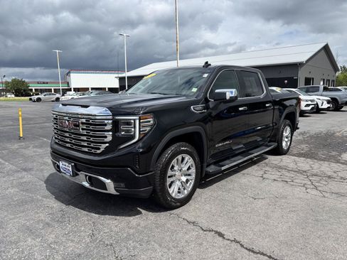 Used 2024 GMC Sierra 1500 Denali w/ Technology Package AWD/4WD image 3