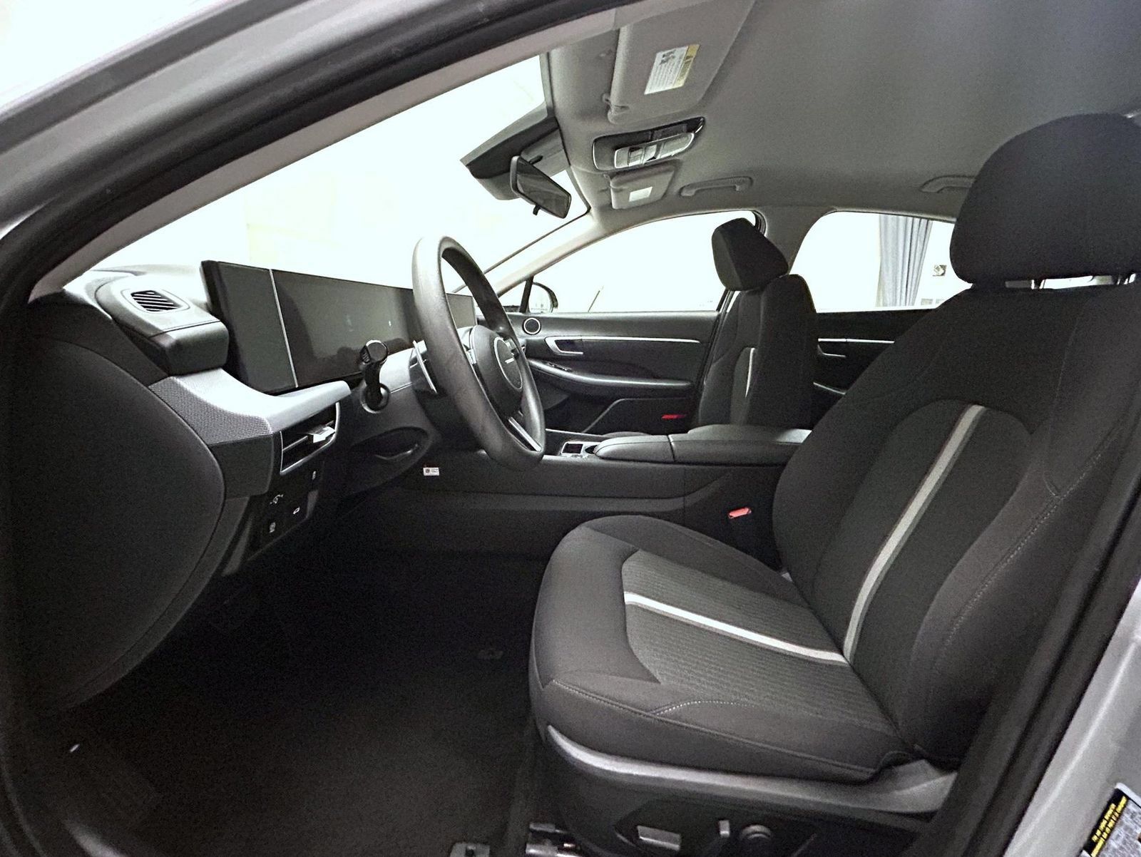 Used 2025 Hyundai Sonata SEL FWD image 10