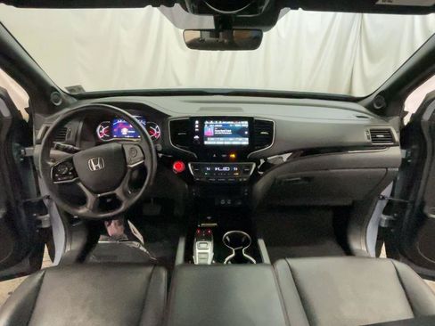 Certified 2024 Honda Passport Black Edition image 23