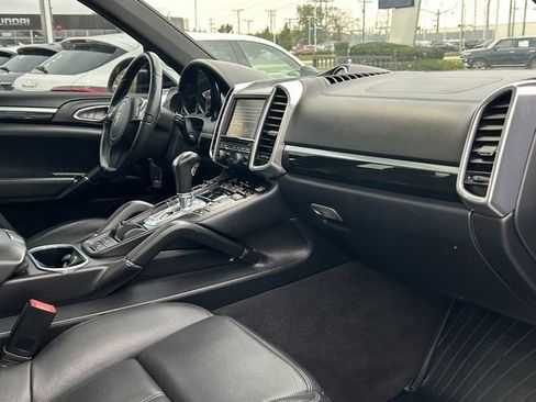 Used 2012 Porsche Cayenne S image 18
