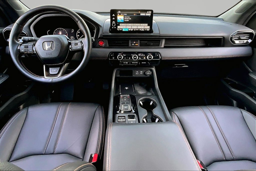 Certified 2025 Honda Pilot TrailSport image 7
