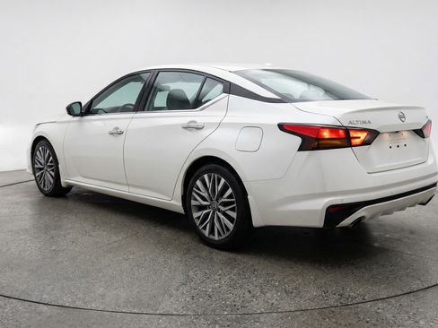 Used 2025 Nissan Altima 2.5 SV image 6