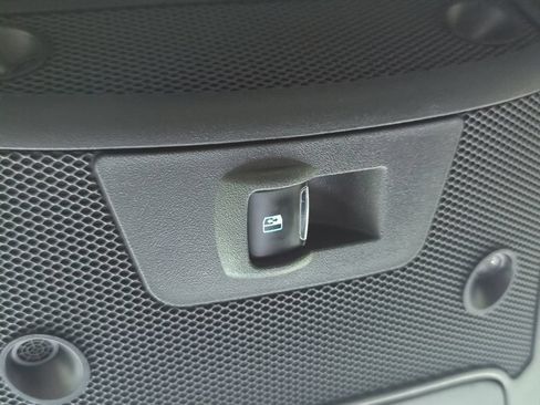 Used 2019 Ford F150 Lariat w/ Equipment Group 502A Luxury AWD/4WD image 33