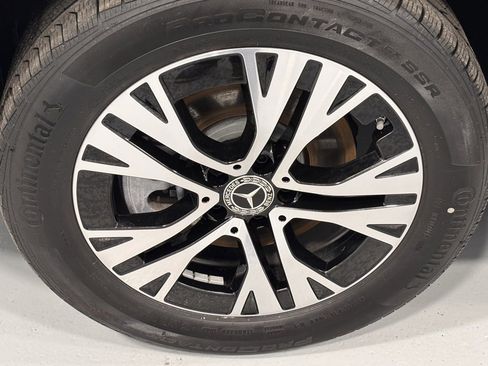 Certified 2025 Mercedes-Benz GLB 250 4MATIC image 29