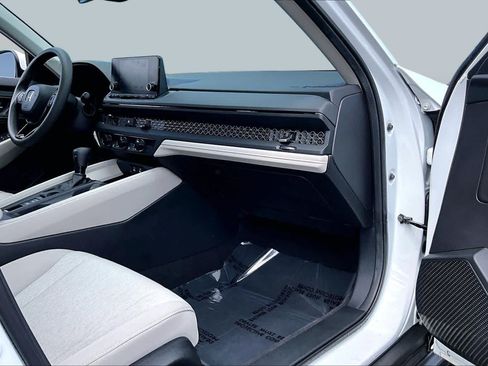 Used 2024 Honda Accord EX image 18
