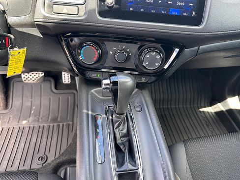 Used 2021 Honda HR-V Sport image 19