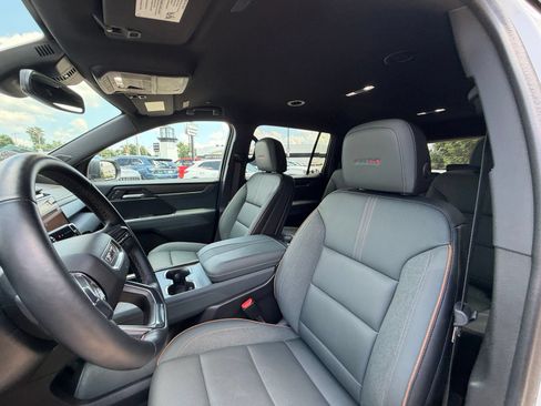 Used 2024 GMC Acadia AT4 w/ Luxury Package AWD/4WD image 11