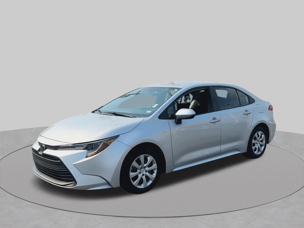 Used 2024 Toyota Corolla LE FWD image 4