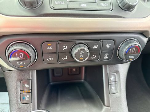 Used 2019 GMC Acadia Denali FWD image 19