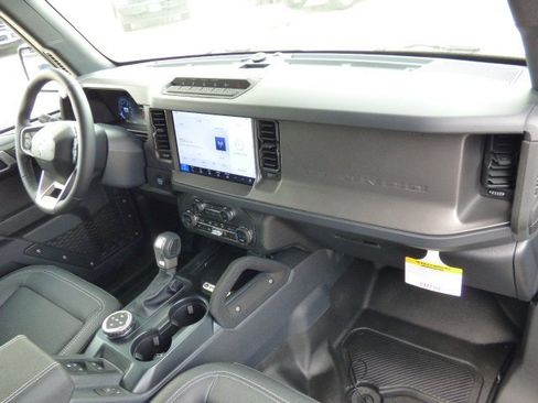 New 2025 Ford Bronco Badlands w/ Sasquatch Package image 12
