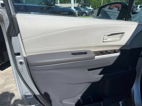 Used 2021 Toyota Sienna LE FWD image 12
