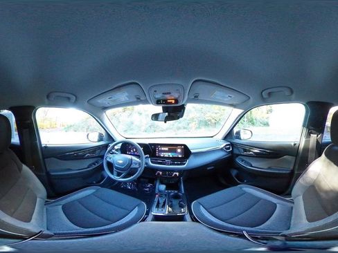 Used 2025 Chevrolet TrailBlazer LT image 38