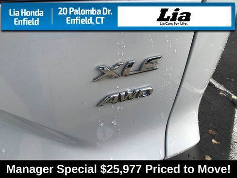 Used 2022 Toyota Corolla Cross XLE image 29