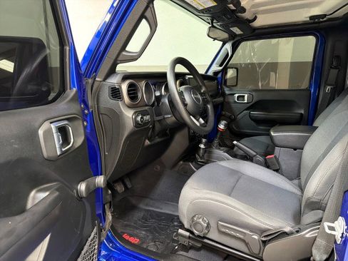 Used 2018 Jeep Wrangler Sport image 11