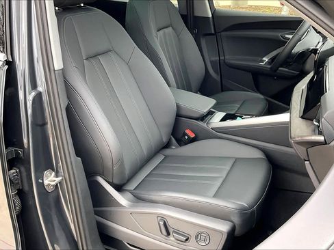 Certified 2025 Audi Q5 Premium w/ Convenience Package image 10