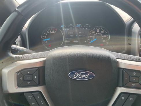 Used 2019 Ford F150 Platinum w/ Equipment Group 701A Luxury image 13