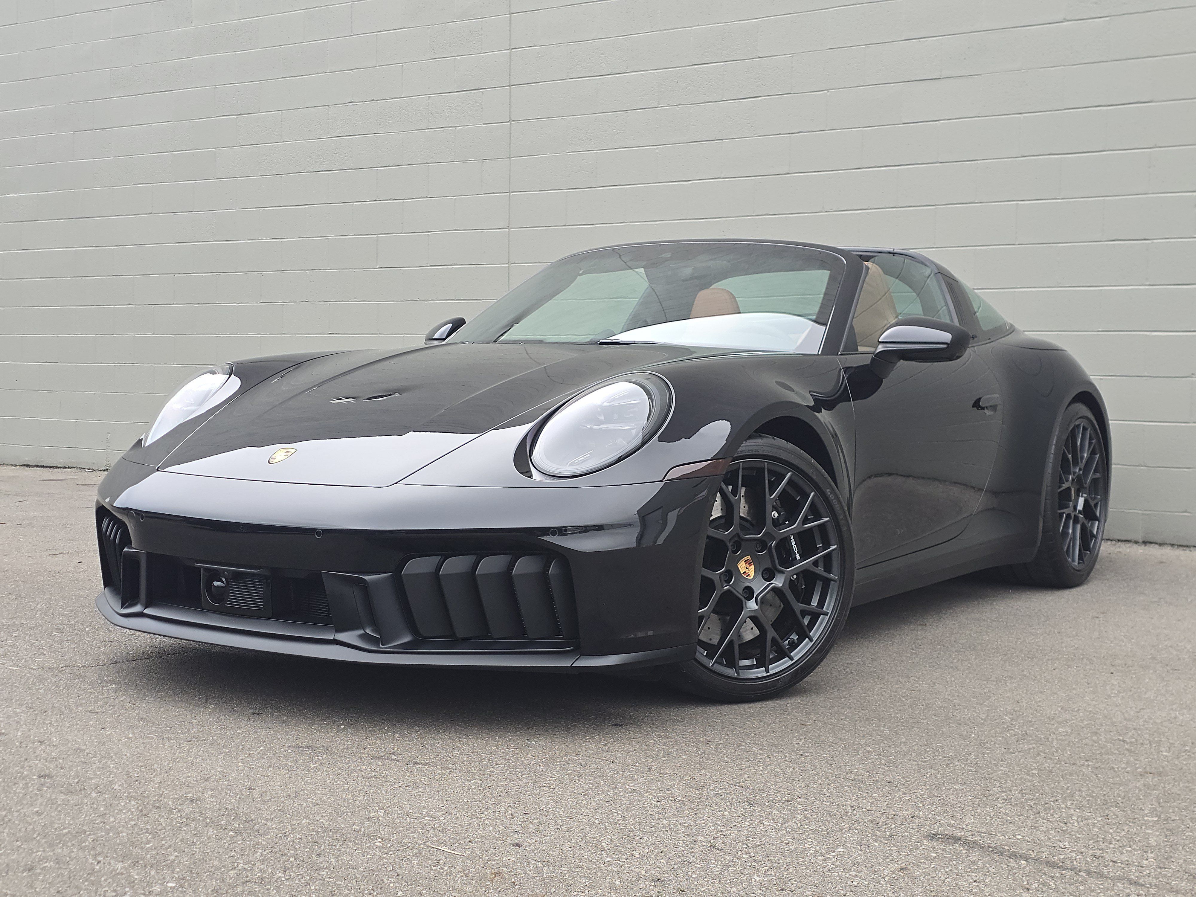 Certified 2025 Porsche 911 Targa 4 GTS AWD/4WD image 1
