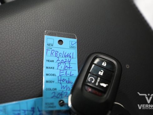 Used 2024 Honda Pilot EX-L image 11