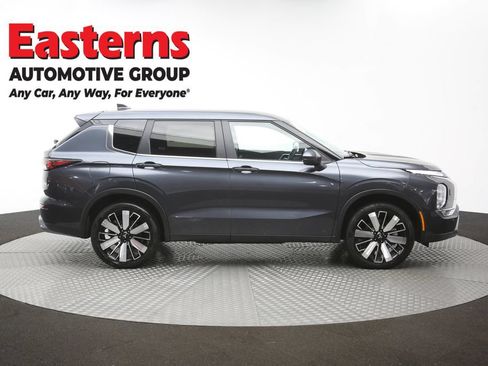 Used 2025 Mitsubishi Outlander SE AWD/4WD image 40