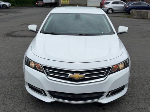 Used 2019 Chevrolet Impala LT FWD image 2