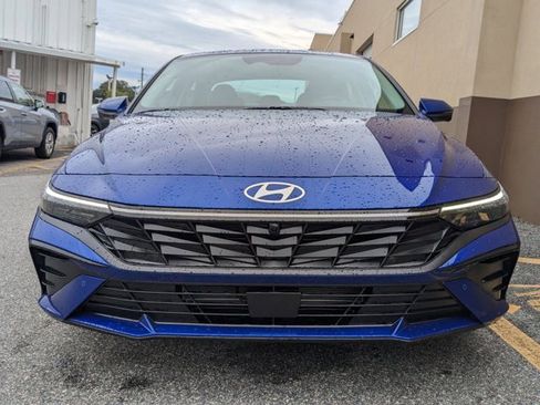 New 2025 Hyundai Elantra Limited image 11