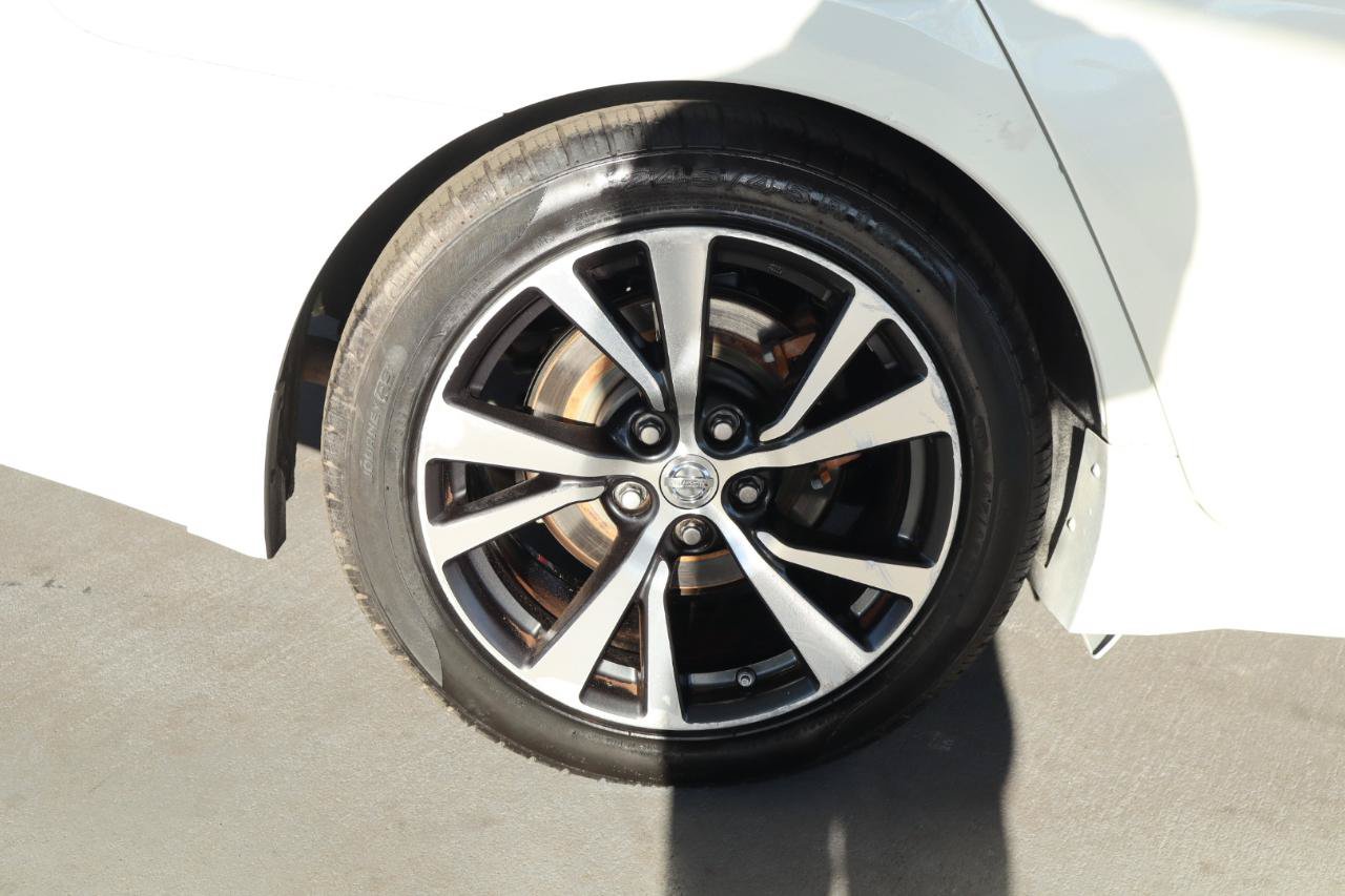 Used 2017 Nissan Maxima 3.5 SV FWD image 5