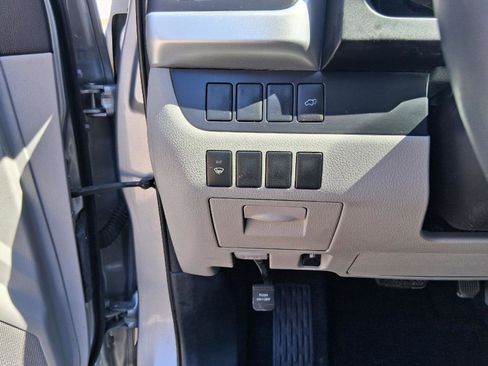 Used 2015 Toyota Highlander XLE AWD/4WD image 12