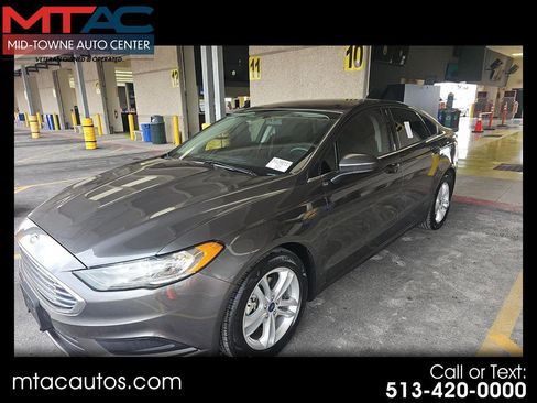 Used 2018 Ford Fusion SE w/ Fusion SE Technology Package FWD image 1