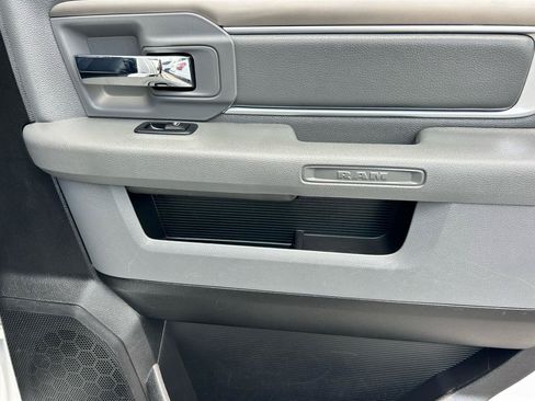Used 2019 RAM 1500 Classic SLT w/ Luxury Group AWD/4WD image 12