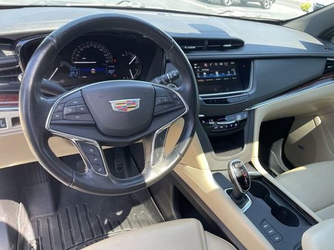 Used 2019 Cadillac XT5 Luxury AWD/4WD image 11