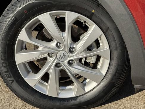 Used 2019 Hyundai Tucson Value FWD image 6