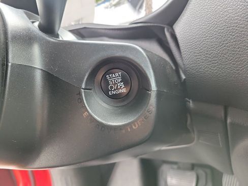 Used 2019 Jeep Renegade Altitude w/ Quick Order Package 2XM FWD image 33
