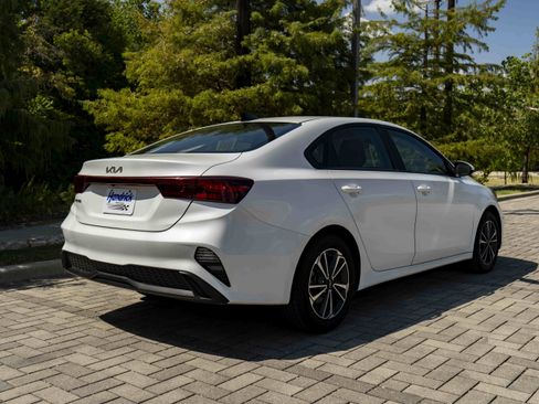 Used 2024 Kia Forte LXS FWD image 8