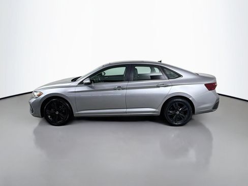 Used 2024 Volkswagen Jetta SE w/ Panoramic Sunroof Package FWD image 2
